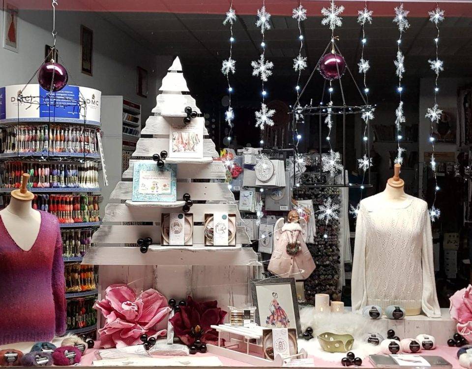 vitrine rose de noel 2019 COCCIfil